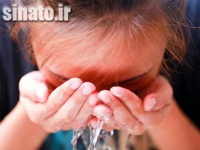 تقویت مژه‌های پایینی با لایه نازکی از وازلین