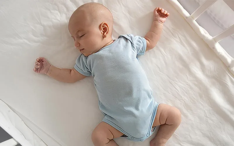 بهترین حالت خوابیدن نوزاد - همیشه به پشت برای جلوگیری از SIDS