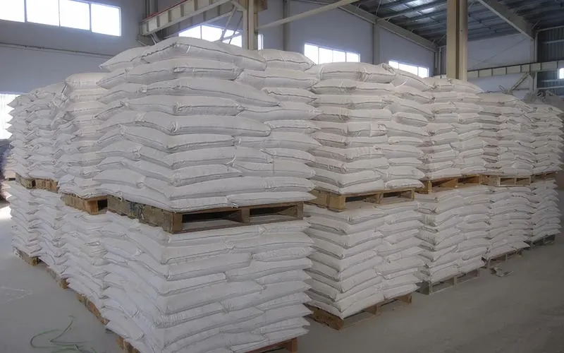بسته‌بندی کیسه ۲۵ کیلویی پودر کربنات کلسیم سینا تولید